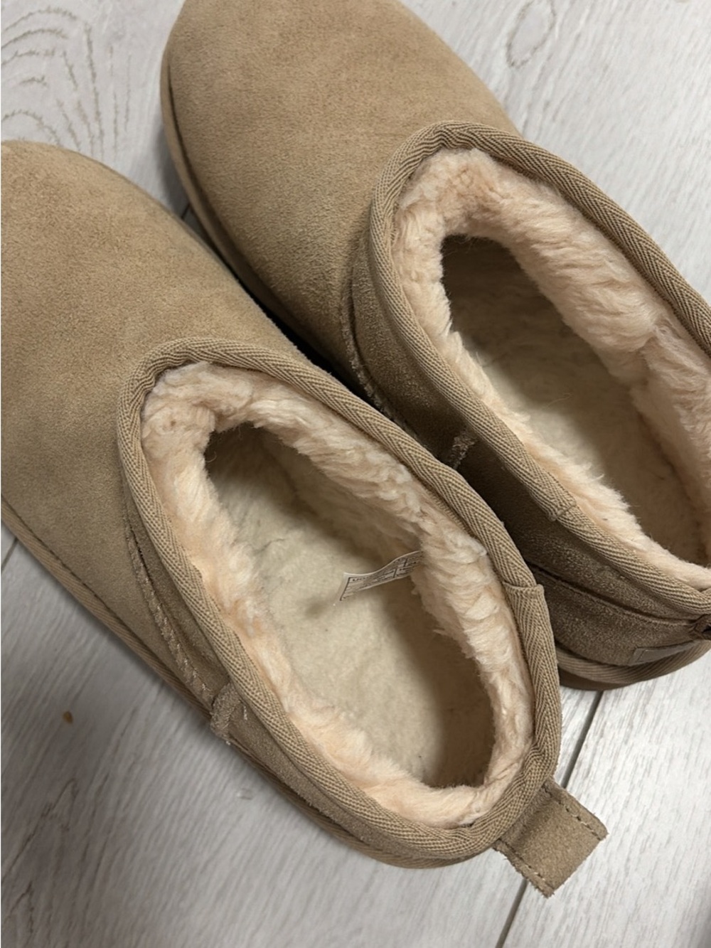 Brand new Uggs platform ultra mini size 7.5-8